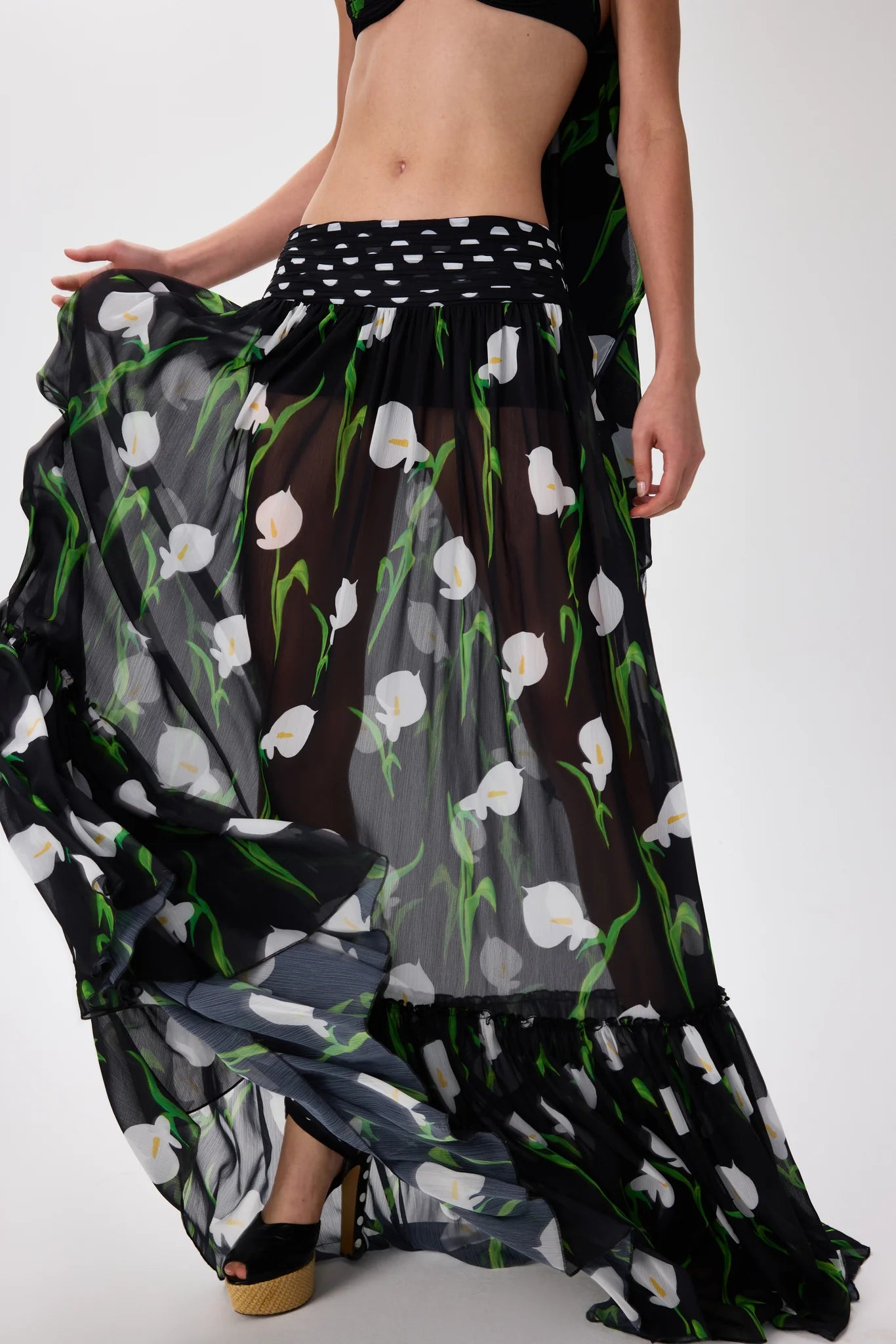 SS26-S-1031-40 raisa_vanessa flower-patterned-chiffon-maxi-skirt-with-polka-dot-waistline