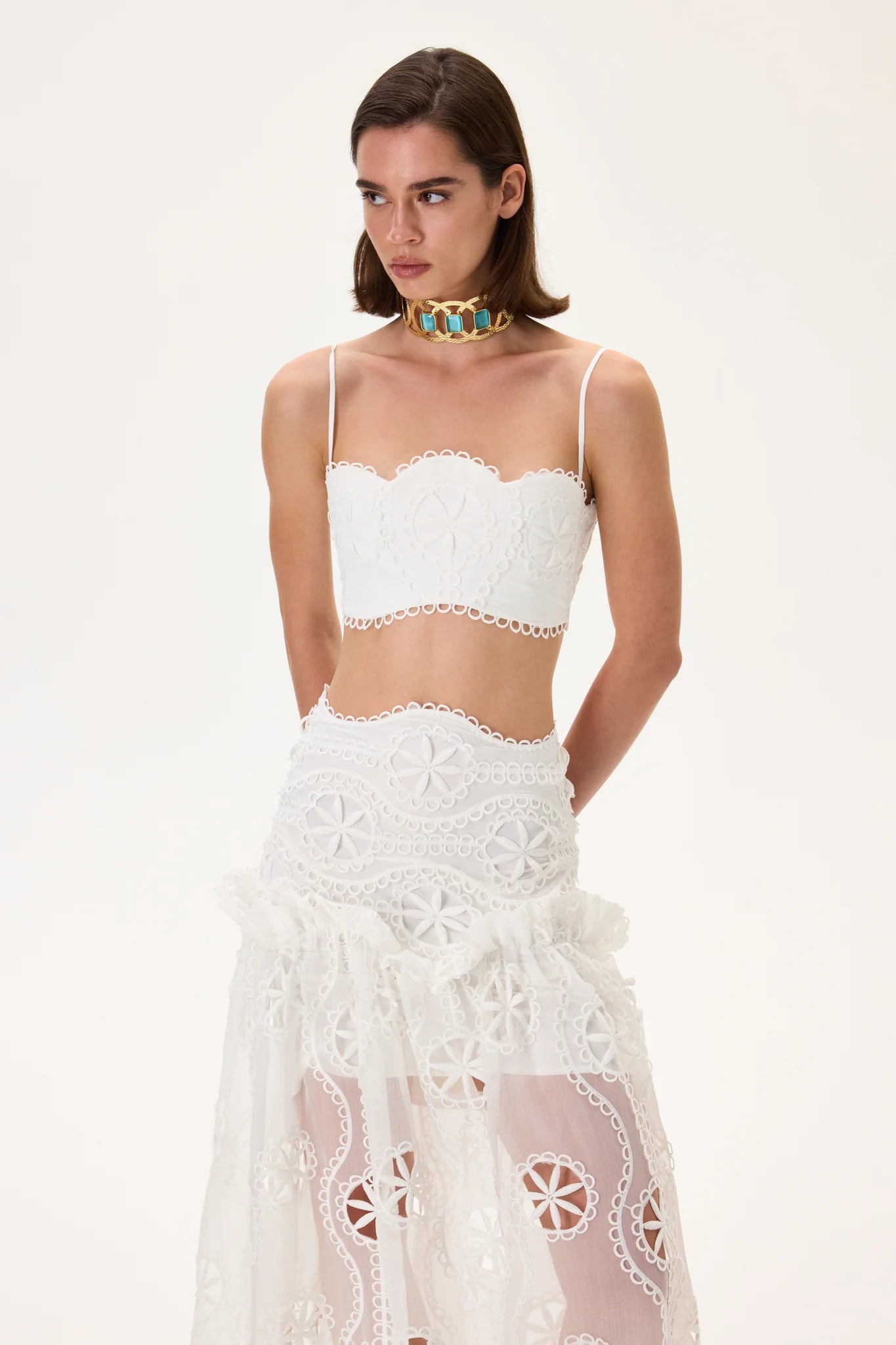 SS26-T-1006-40 raisa_vanessa lace-crop-top-1